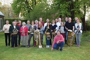 Gruppenfoto im Pfarrgarten